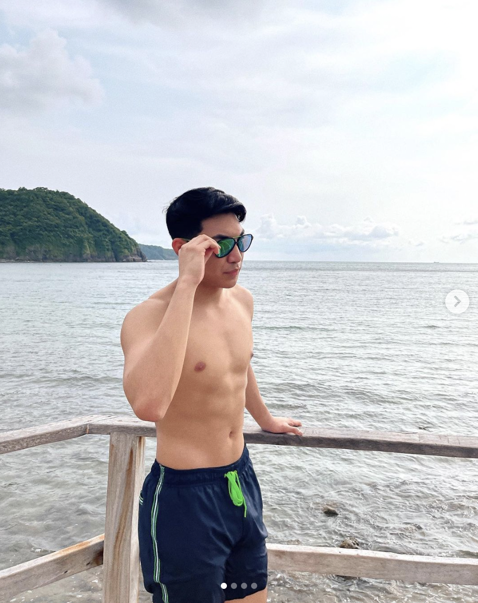 Darren Espanto’s abs on display while at the Beach in Nasugbu with ...